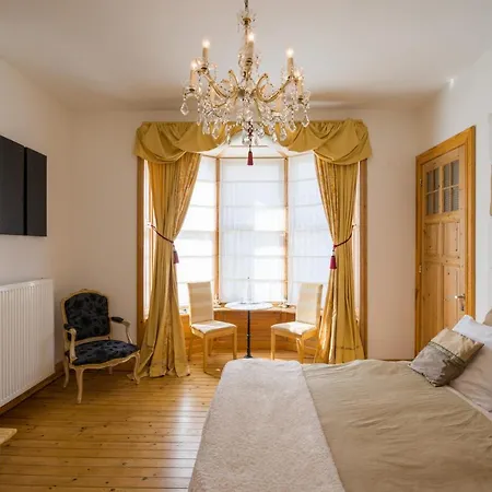 Azee Bed & Breakfast Oostende